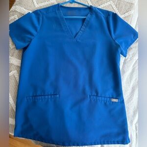 Small figs scrub top